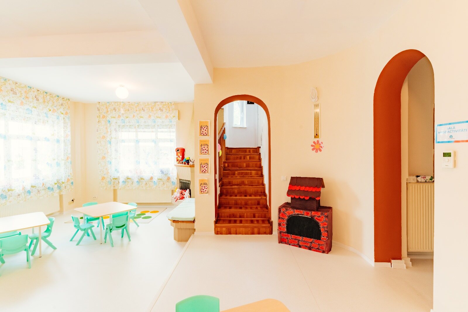 Interior luminos la Creșa și Grădinița Miniterra Herăstrău